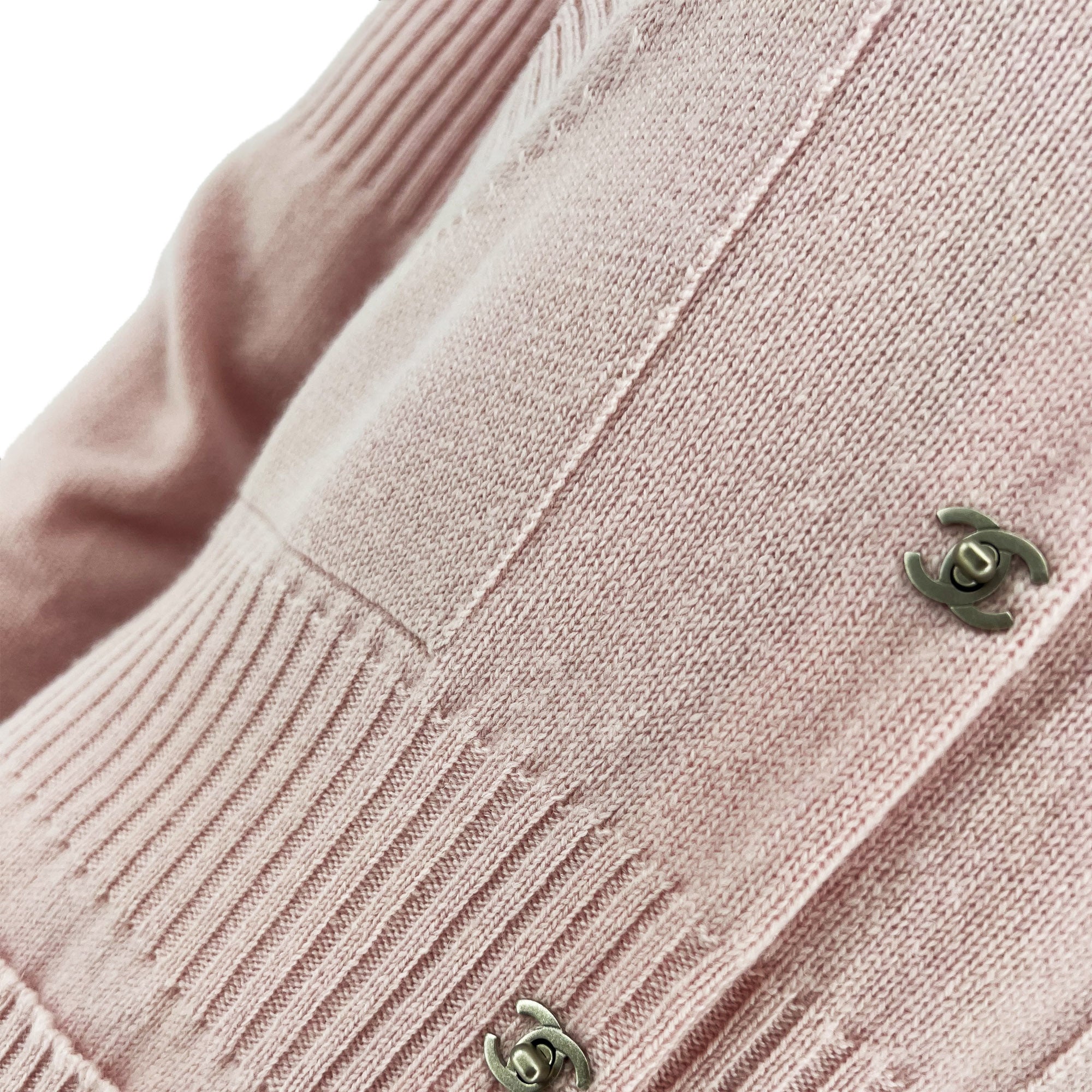 Pre owned Chanel CC Turnlock Pink Cashmere Designer Cardigan