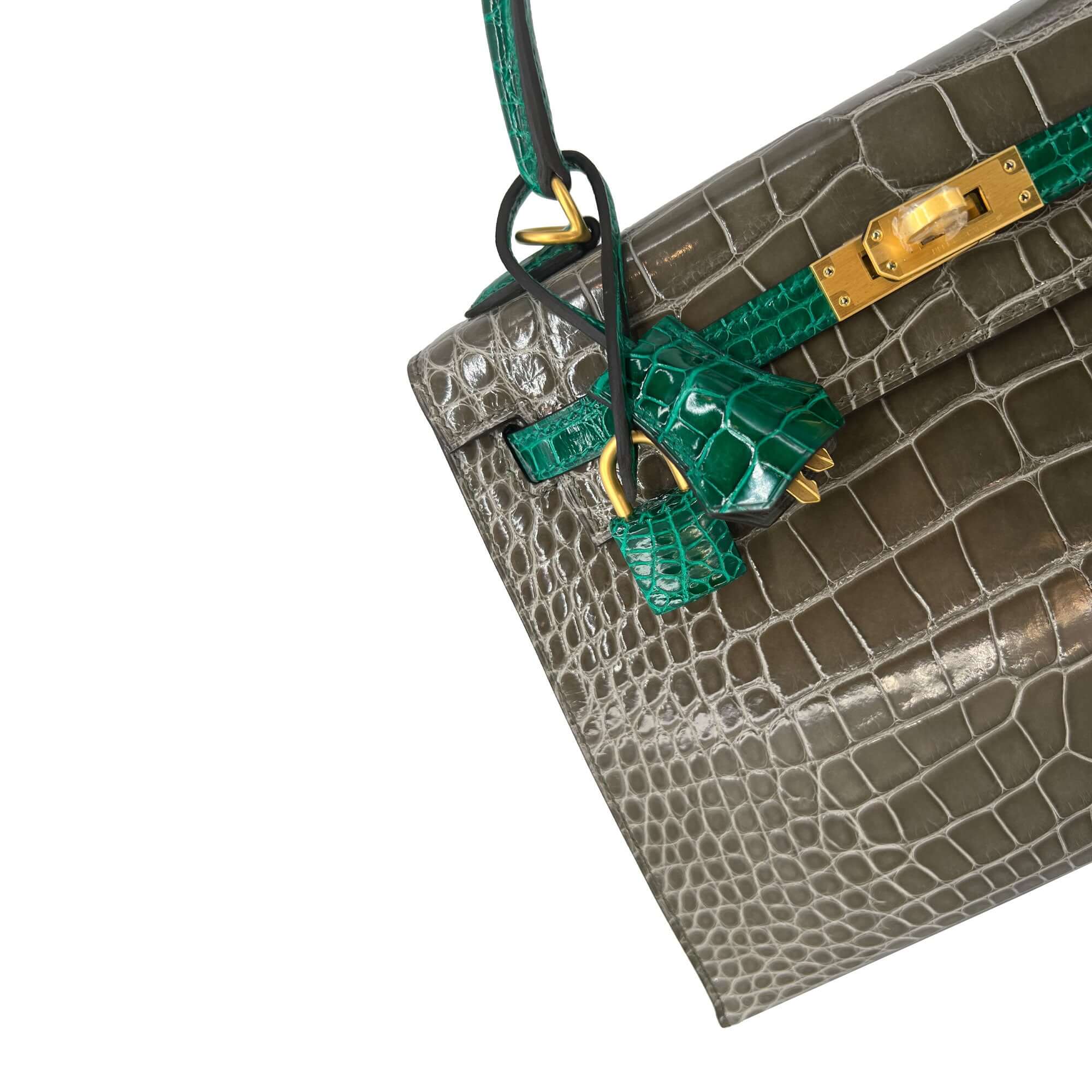 Hermes Kelly designer bag Tourterelle detail lock