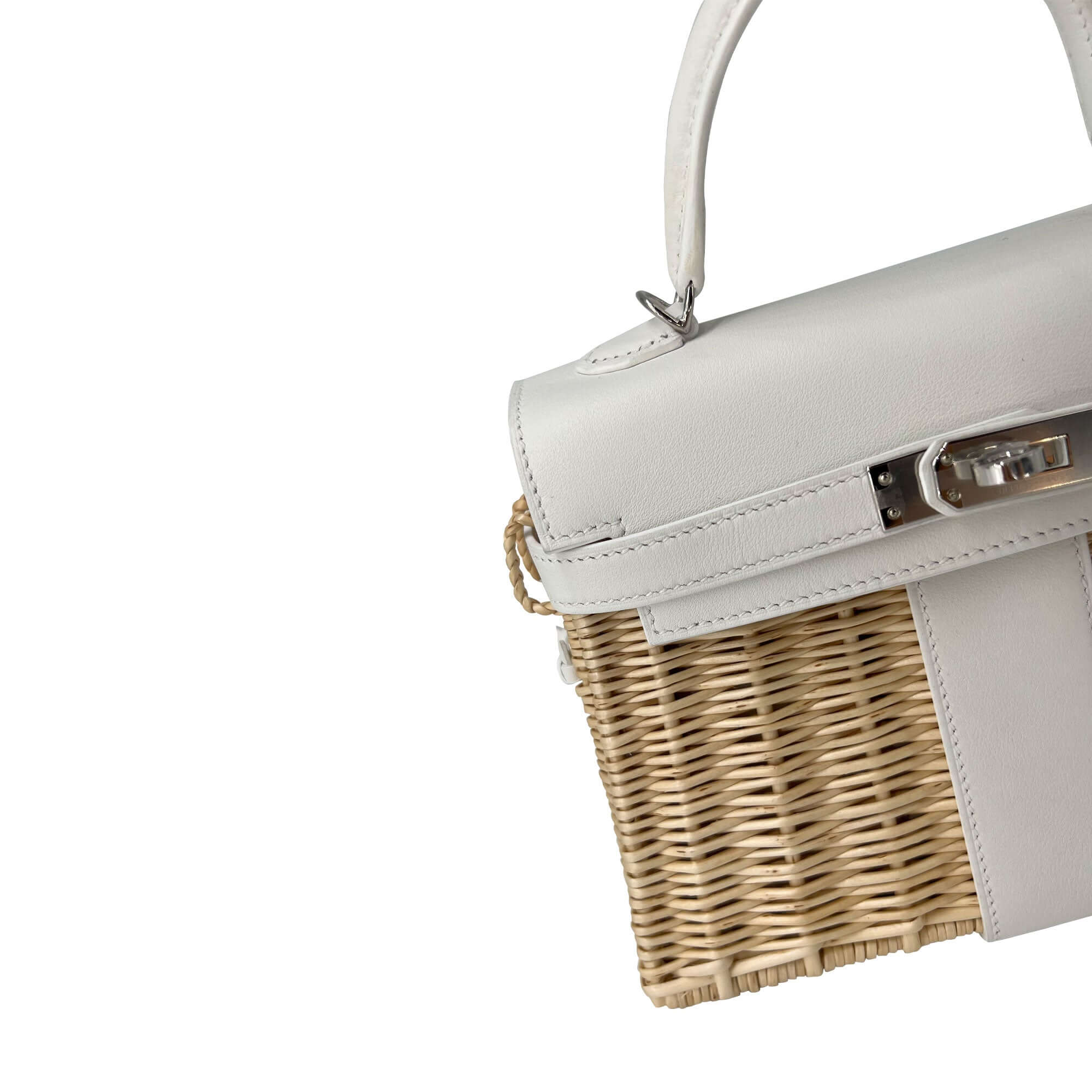 Hermes Kelly Designer Bag in white detail corner