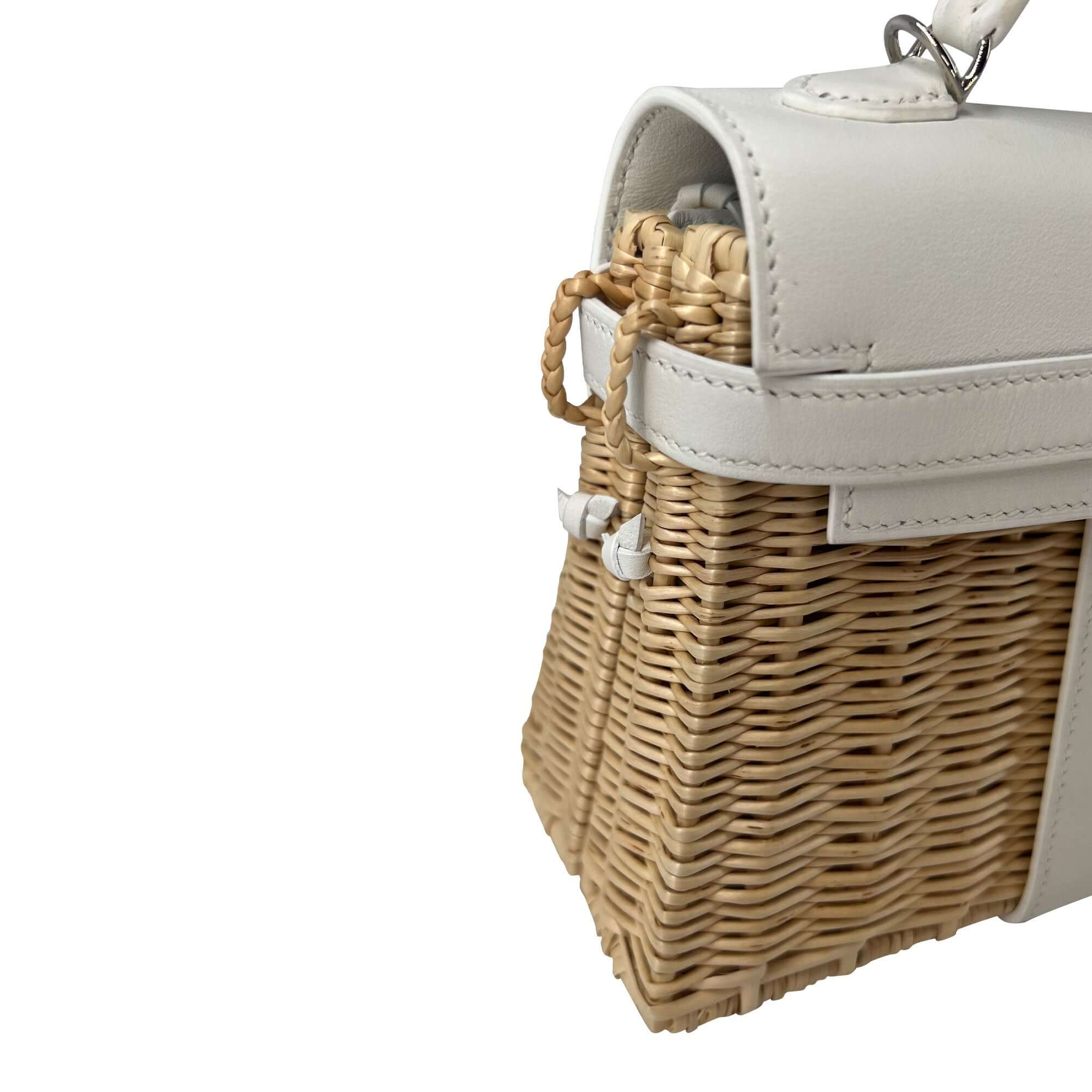 Hermes Kelly Designer Bag in white detail side