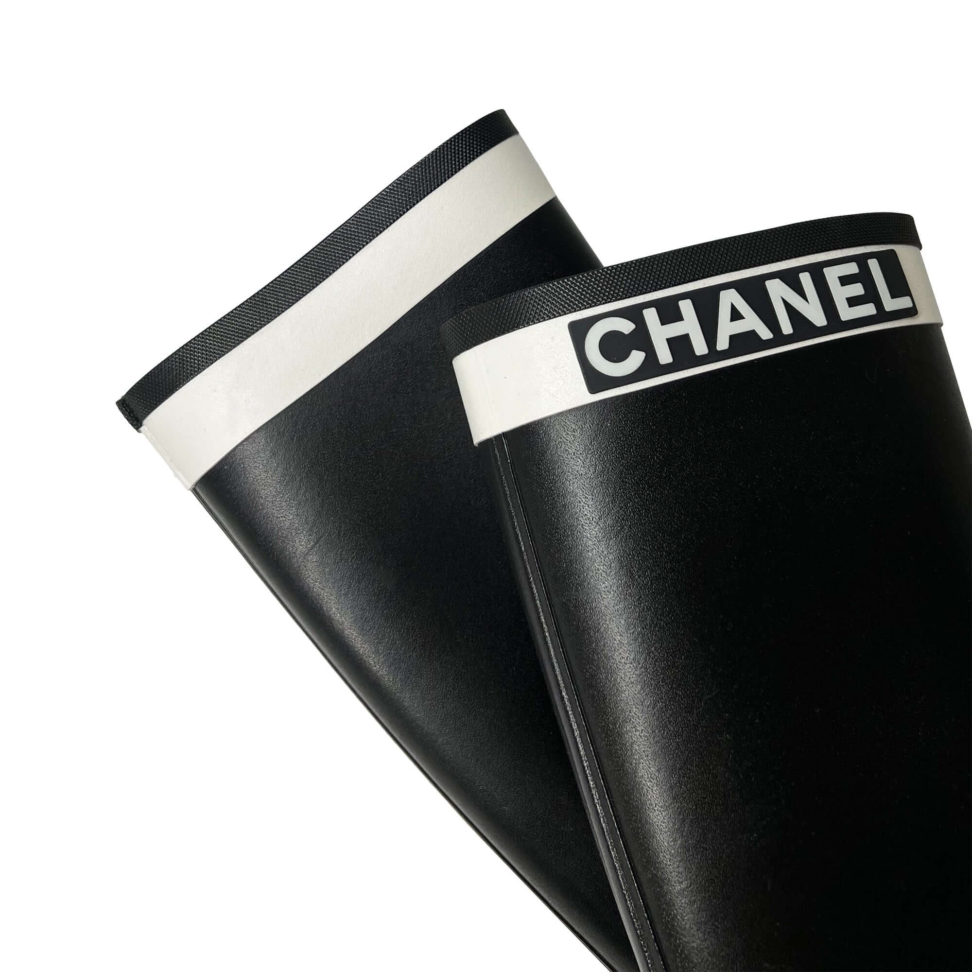 Chanel logo cap black white rainboots