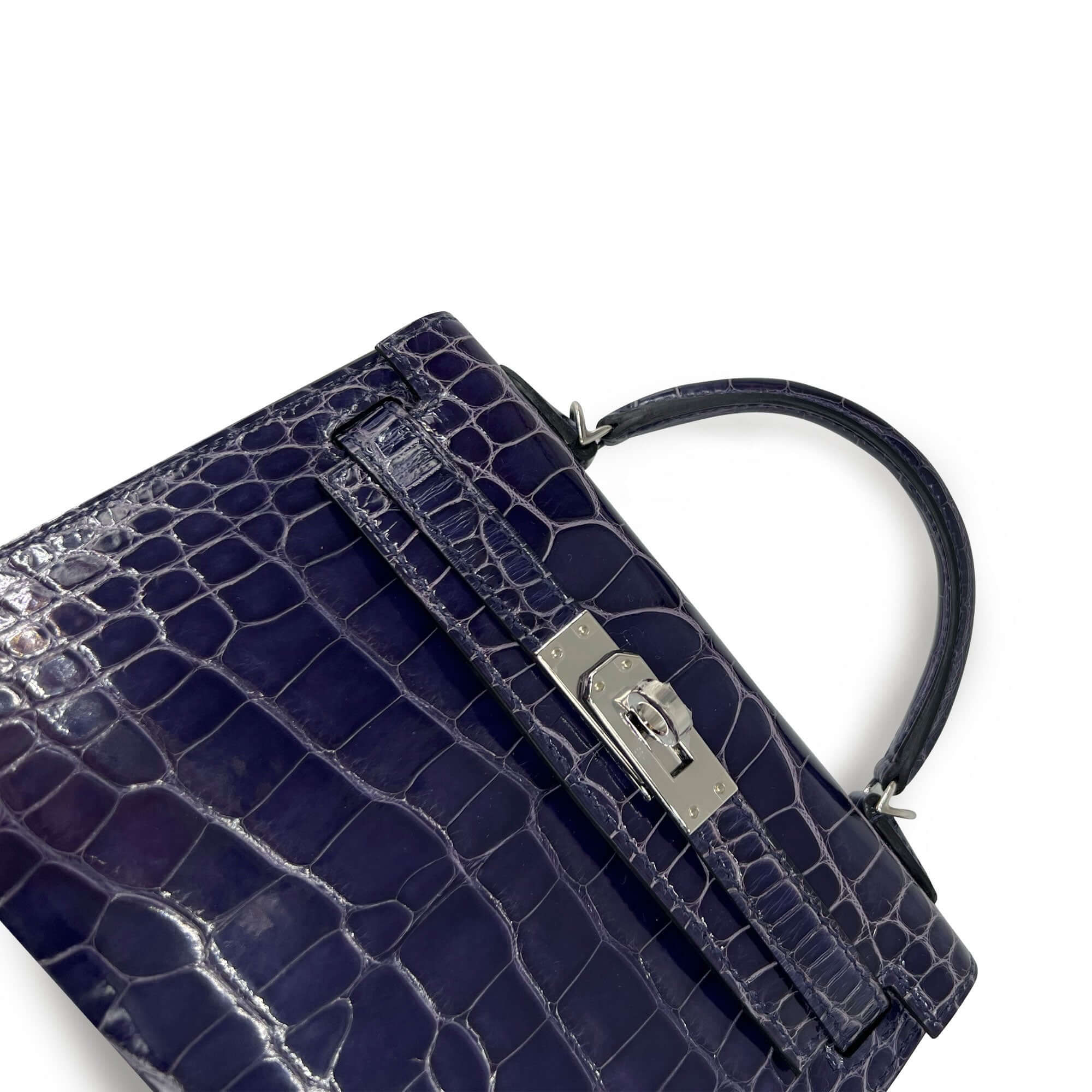 Hermes Kelly Designer Bag in Bleu Encre Lisse detail