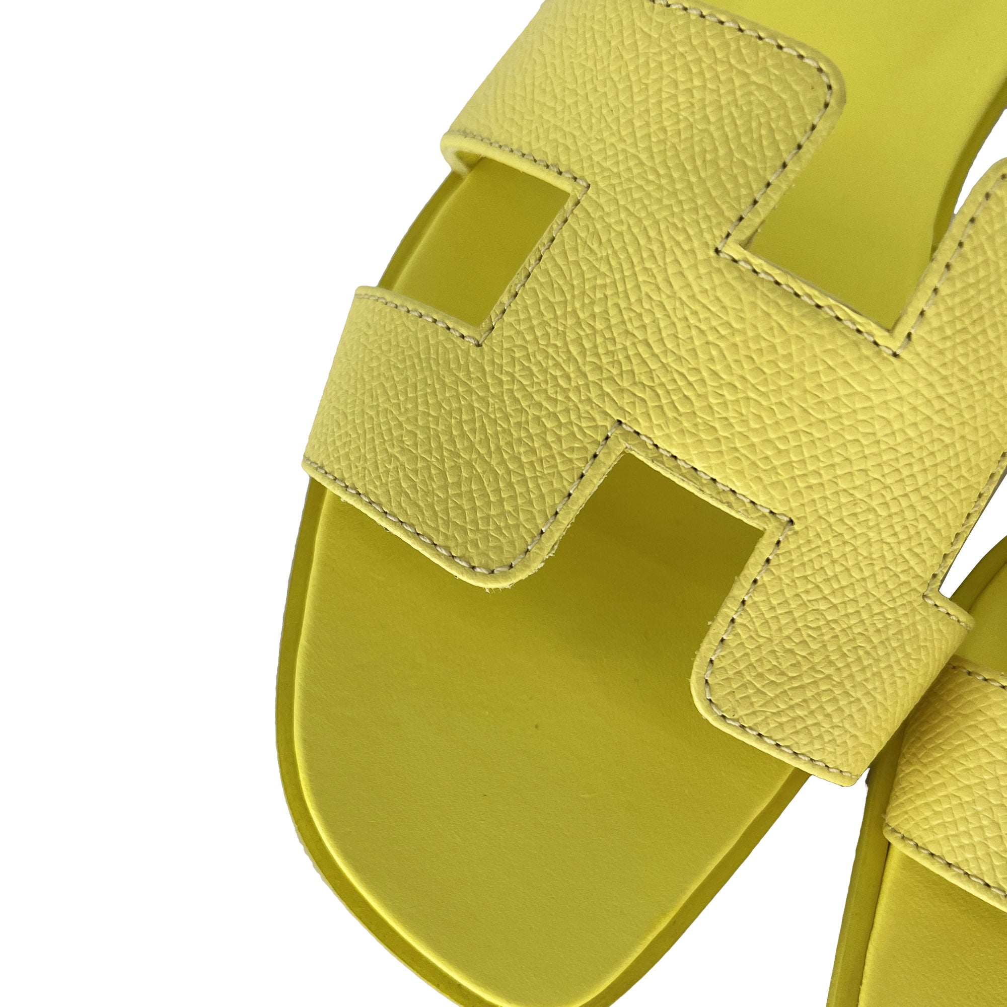 Pre owned Hermes Oran Designer Epsom leather slippers in Yellow –  VintageBooBoo Pre owned designer bags, shoes, clothes
