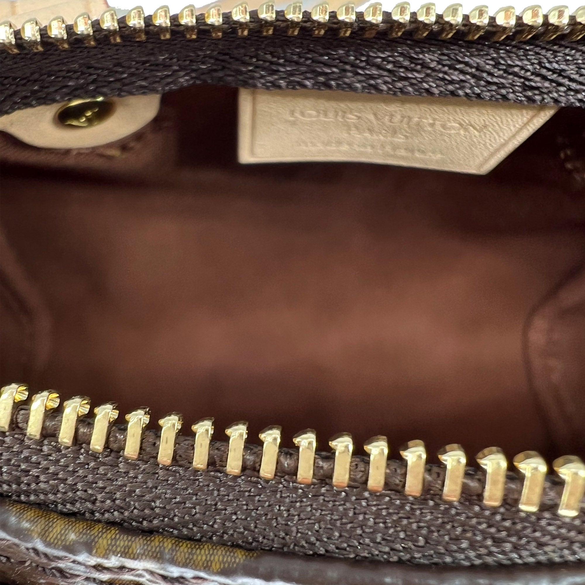 Louis Vuitton Nano speedy Monogram – VintageBooBoo Pre owned designer bags,  shoes, clothes
