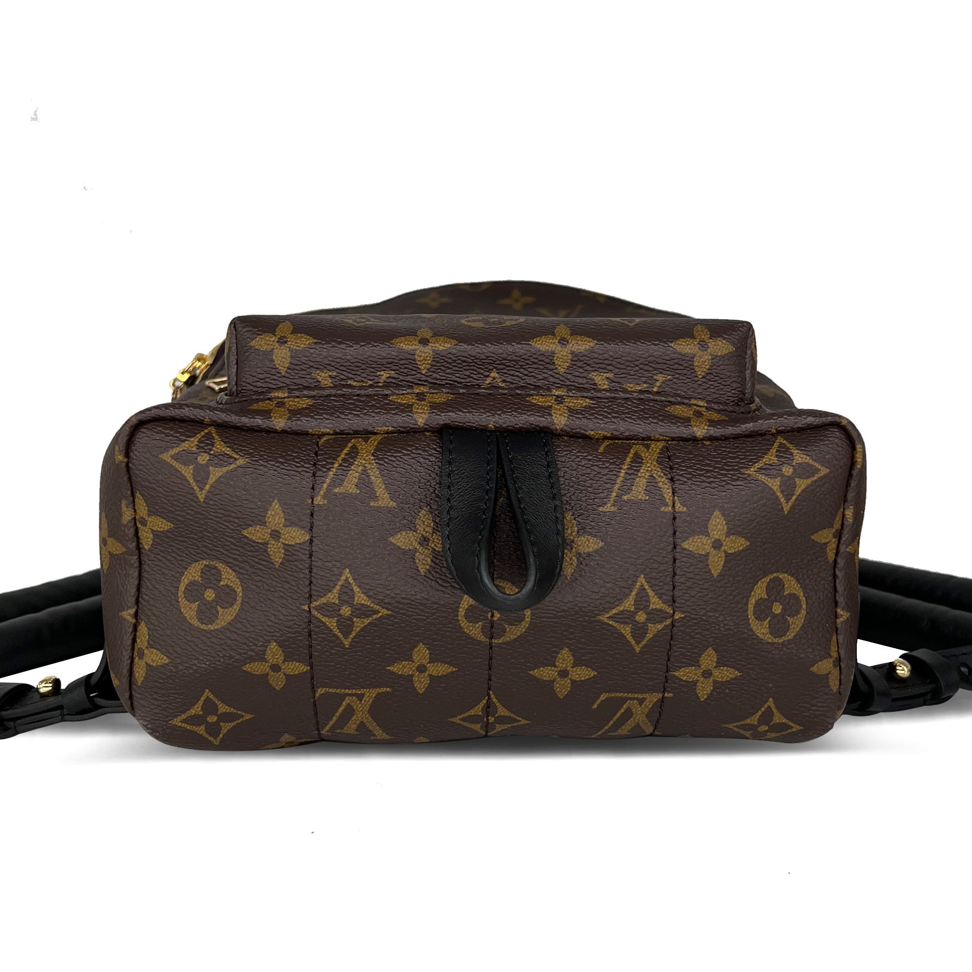Louis Vuitton Utility Crossbody monogram – VintageBooBoo Pre owned designer  bags, shoes, clothes