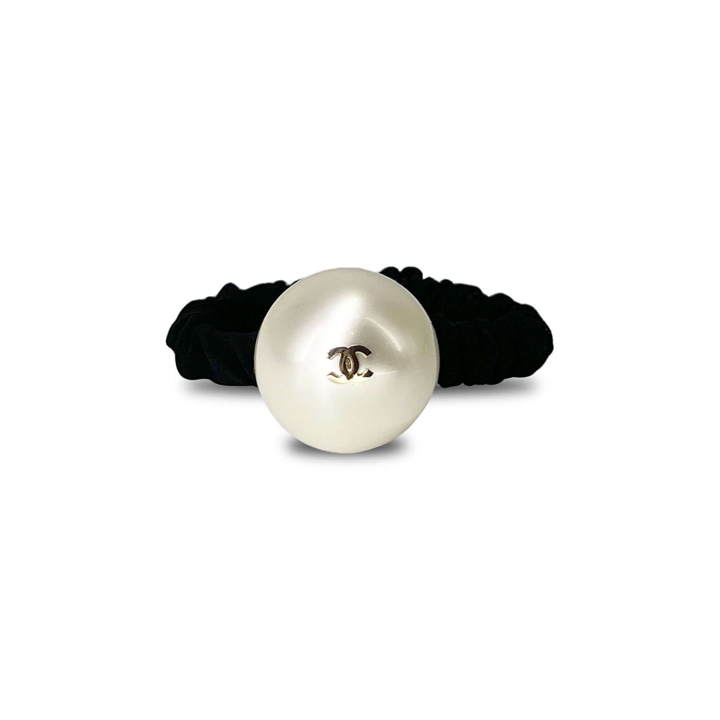 【CHANEL】Lettering CC Logo Twilly Scrunchie Hairband Chanel scrunchie hair band fake pearl CC logo